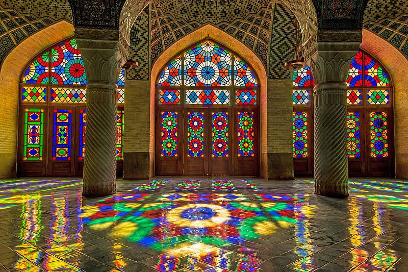 شیشه های رنگی در معماری ایرانی - مسجد نصیر الملک شیراز