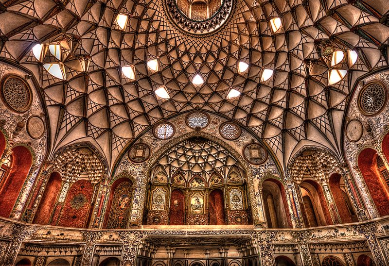 مقرنس ها در معماری ایرانی - خانه بروجردی ها